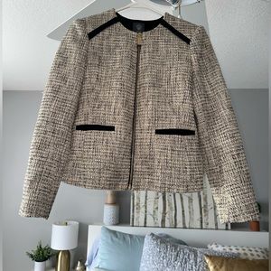 Vince camuto, excellent condition, size 0, zip up
